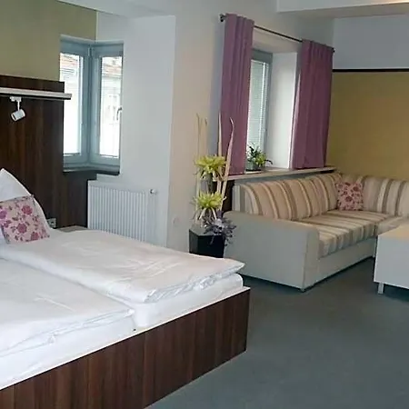 Graphic Hotel 3*
