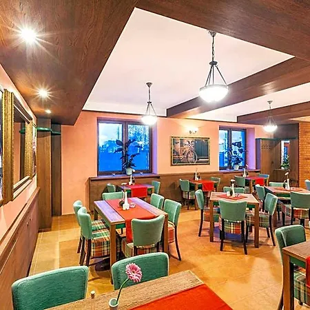格拉菲克酒店 Nový Jičín